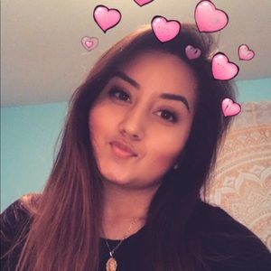 Meet your Posher, Carolina